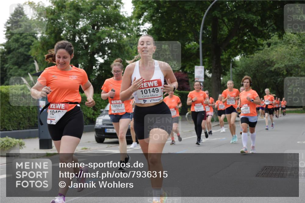 15.06.2025 - REWE Women's Run Jannik Wohlers http://msf.ph/oto/7936315 15.06.2025 08:26:29 Laufen 01, 10, 10507, 10149, 10781, 02, 10441, 426 meine-sportfotos.de
