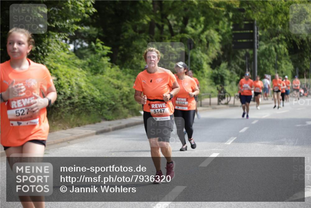 15.06.2025 - REWE Women's Run Jannik Wohlers http://msf.ph/oto/7936320 15.06.2025 10:13:22 Laufen 527, 5147, 5104 meine-sportfotos.de