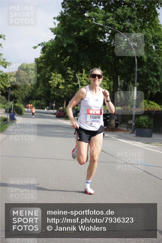 15.06.2025 - REWE Women's Run Jannik Wohlers http://msf.ph/oto/7936323 15.06.2025 08:42:26 Laufen 10848 meine-sportfotos.de