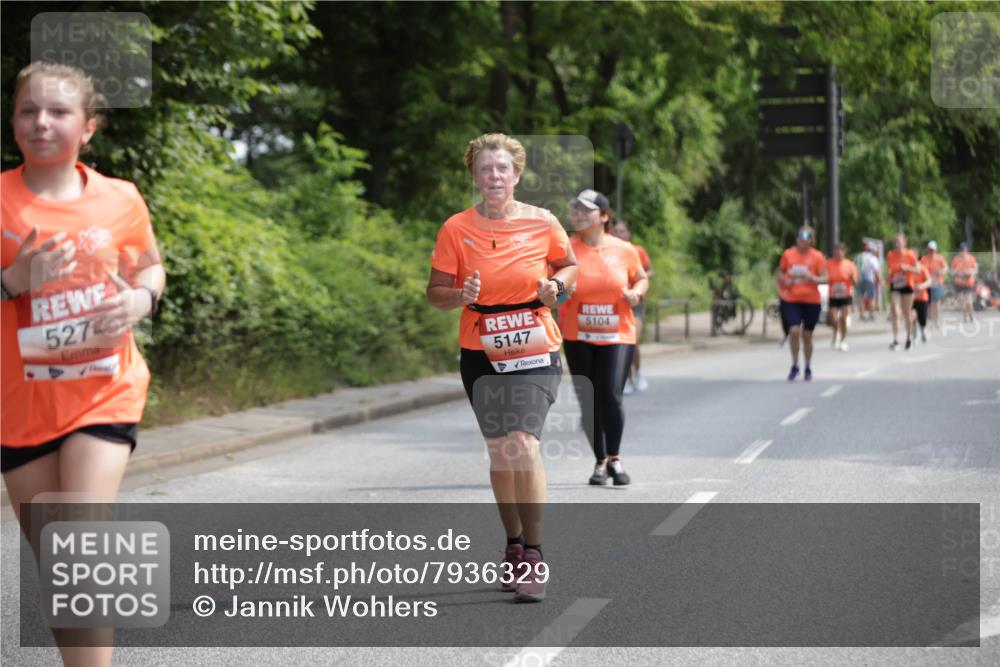 15.06.2025 - REWE Women's Run Jannik Wohlers http://msf.ph/oto/7936329 15.06.2025 10:13:22 Laufen 527, 5147, 5104 meine-sportfotos.de
