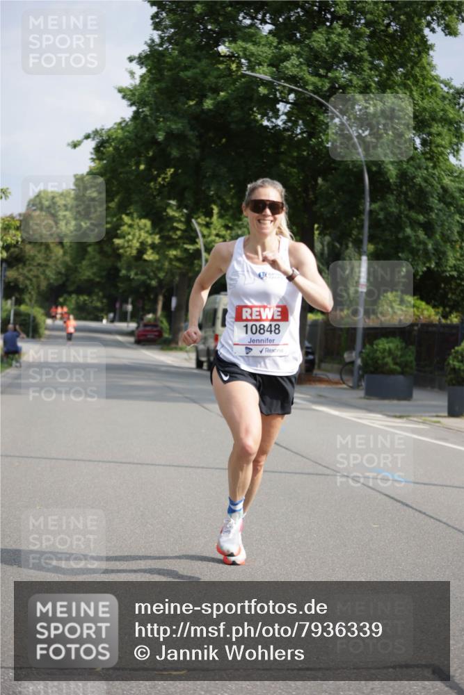 15.06.2025 - REWE Women's Run Jannik Wohlers http://msf.ph/oto/7936339 15.06.2025 08:42:26 Laufen 10848, 2 meine-sportfotos.de