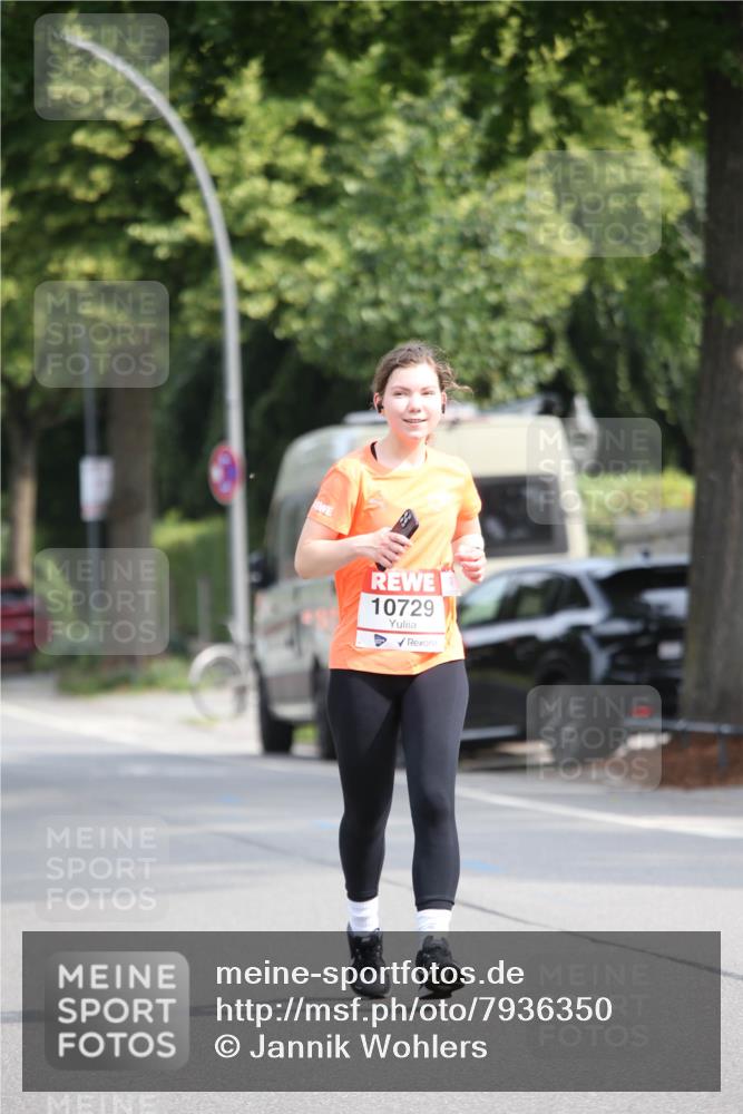 15.06.2025 - REWE Women's Run Jannik Wohlers http://msf.ph/oto/7936350 15.06.2025 09:53:57 Laufen 10729 meine-sportfotos.de