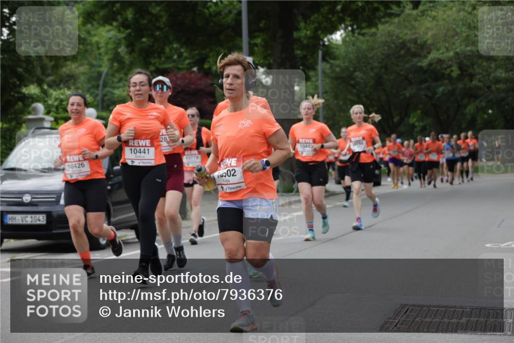 15.06.2025 - REWE Women's Run Jannik Wohlers http://msf.ph/oto/7936376 15.06.2025 08:26:30 Laufen 1043, 10426, 10441, 28, 10776, 10442, 10762, 502 meine-sportfotos.de