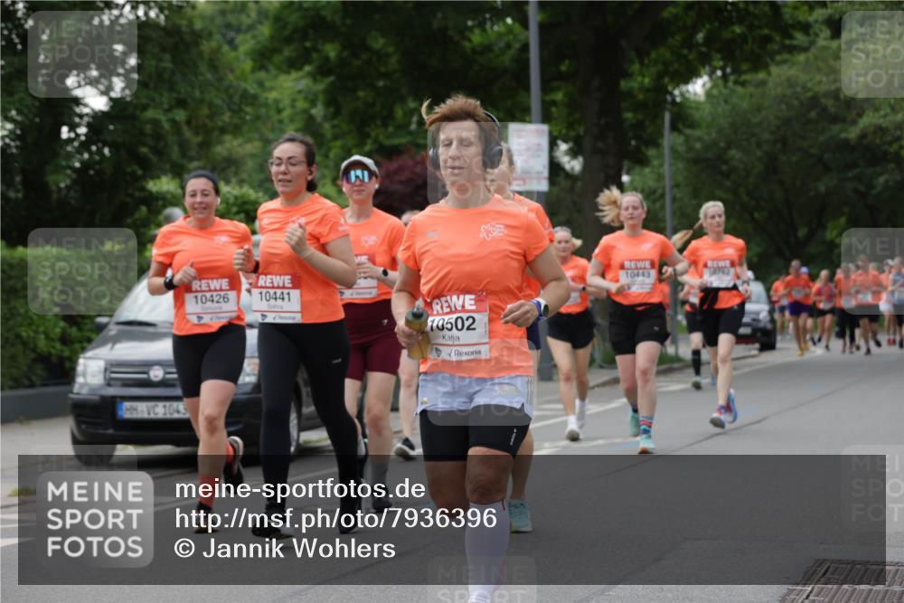15.06.2025 - REWE Women's Run Jannik Wohlers http://msf.ph/oto/7936396 15.06.2025 08:26:31 Laufen 1043, 10426, 10441, 10502, 10443, 18762 meine-sportfotos.de