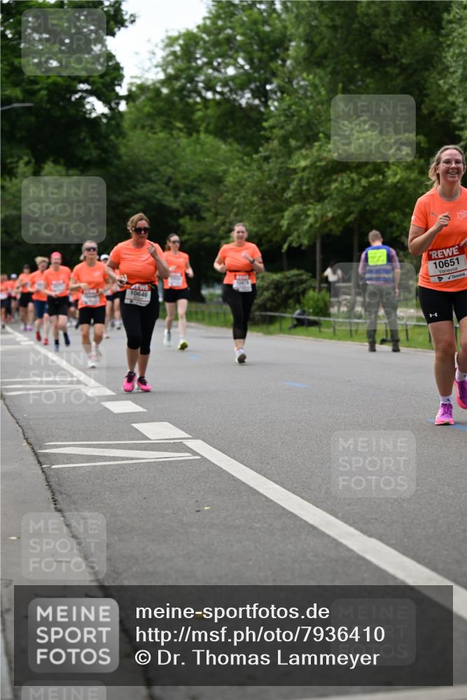 15.06.2025 - REWE Women's Run Dr. Thomas Lammeyer http://msf.ph/oto/7936410 15.06.2025 09:19:25 Laufen 10646, 10651 meine-sportfotos.de