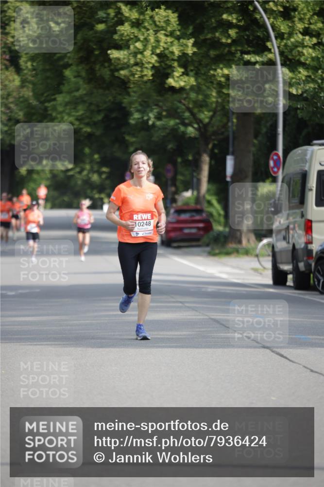 15.06.2025 - REWE Women's Run Jannik Wohlers http://msf.ph/oto/7936424 15.06.2025 08:42:39 Laufen 10248 meine-sportfotos.de