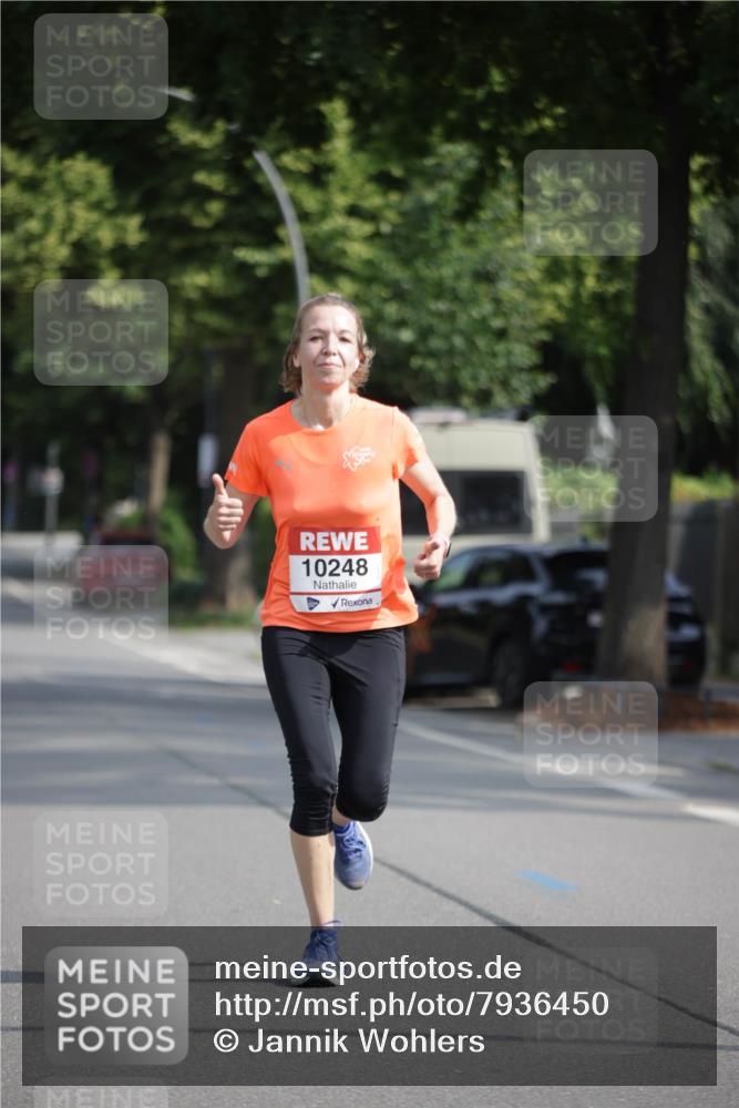 15.06.2025 - REWE Women's Run Jannik Wohlers http://msf.ph/oto/7936450 15.06.2025 08:42:43 Laufen 10248 meine-sportfotos.de
