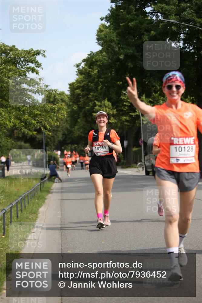 15.06.2025 - REWE Women's Run Jannik Wohlers http://msf.ph/oto/7936452 15.06.2025 09:54:18 Laufen 10554, 10128 meine-sportfotos.de
