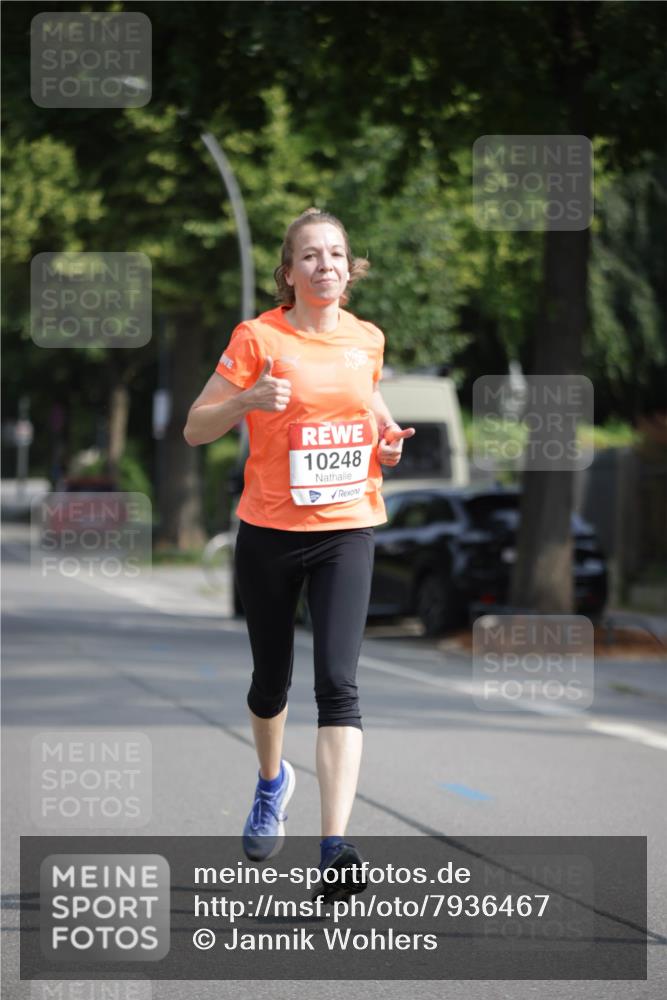 15.06.2025 - REWE Women's Run Jannik Wohlers http://msf.ph/oto/7936467 15.06.2025 08:42:43 Laufen 10248 meine-sportfotos.de