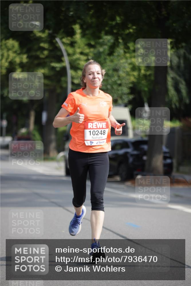 15.06.2025 - REWE Women's Run Jannik Wohlers http://msf.ph/oto/7936470 15.06.2025 08:42:43 Laufen 10248 meine-sportfotos.de