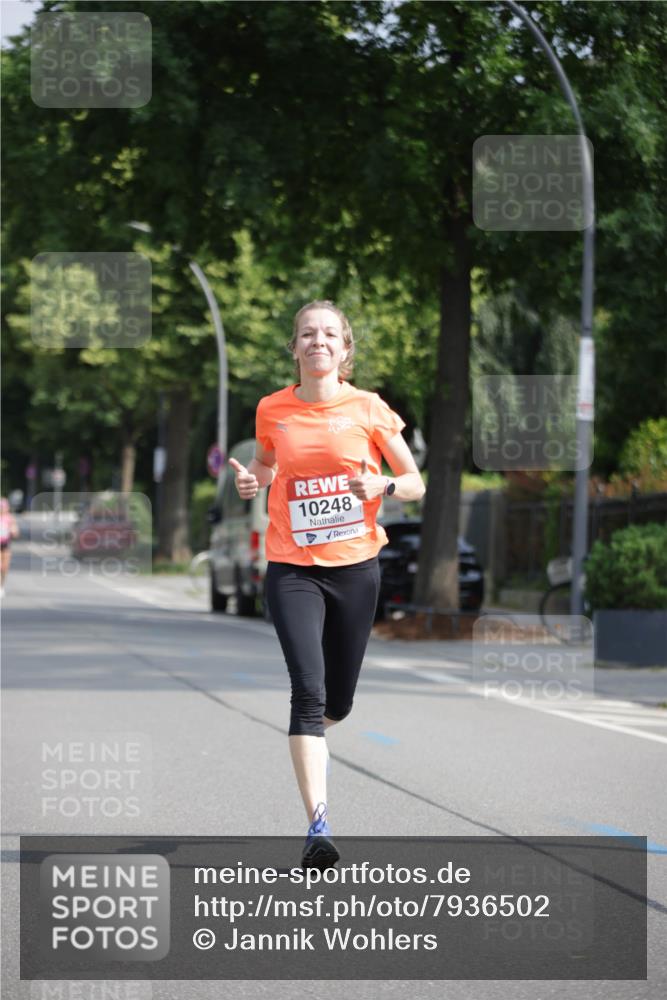 15.06.2025 - REWE Women's Run Jannik Wohlers http://msf.ph/oto/7936502 15.06.2025 08:42:43 Laufen 10248 meine-sportfotos.de