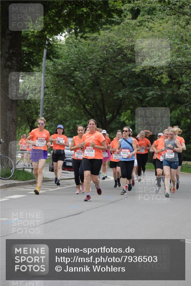 15.06.2025 - REWE Women's Run Jannik Wohlers http://msf.ph/oto/7936503 15.06.2025 08:26:37 Laufen 10807, 10229 meine-sportfotos.de