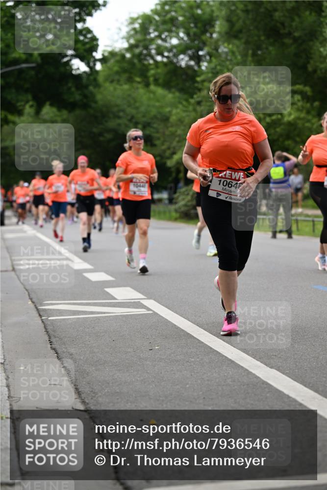 15.06.2025 - REWE Women's Run Dr. Thomas Lammeyer http://msf.ph/oto/7936546 15.06.2025 09:19:28 Laufen 1044, 1064 meine-sportfotos.de