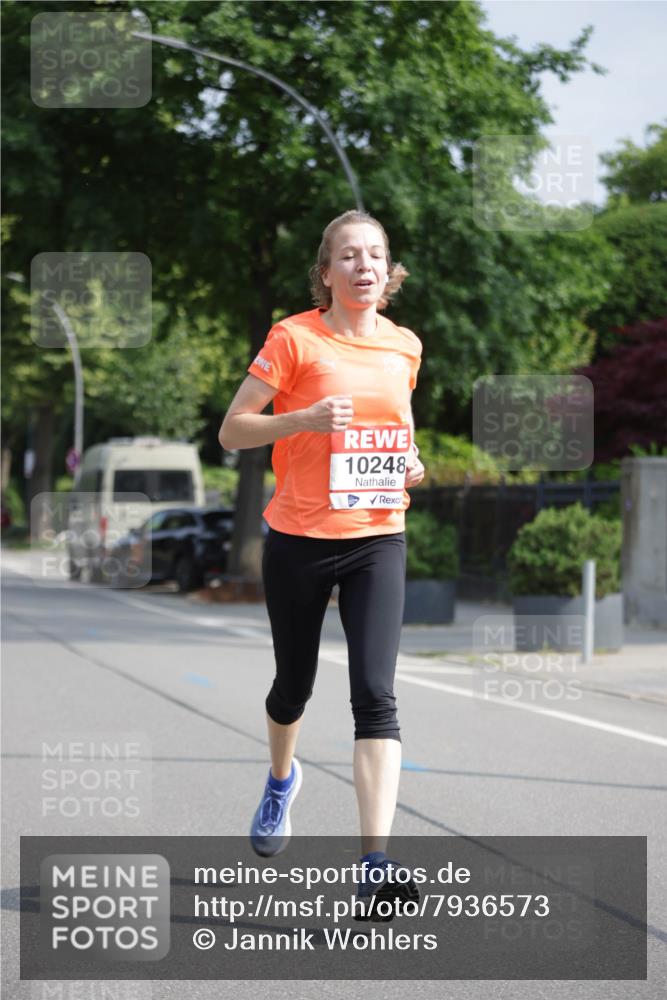 15.06.2025 - REWE Women's Run Jannik Wohlers http://msf.ph/oto/7936573 15.06.2025 08:42:44 Laufen 10248 meine-sportfotos.de