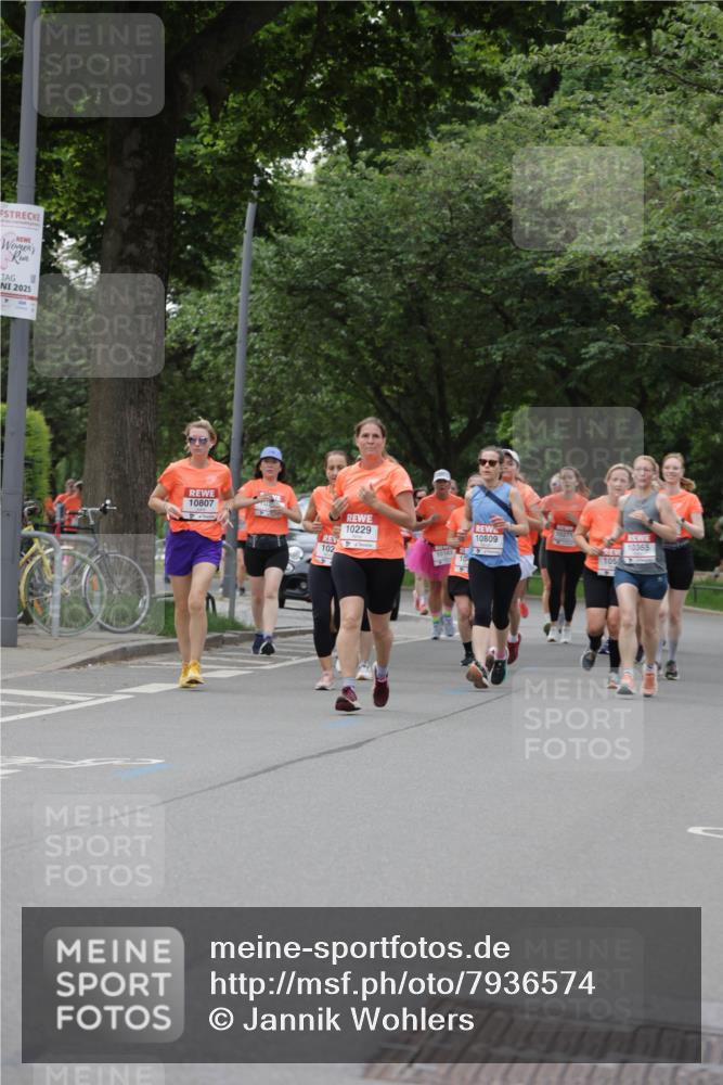 15.06.2025 - REWE Women's Run Jannik Wohlers http://msf.ph/oto/7936574 15.06.2025 08:26:37 Laufen 2025, 10807, 10229, 10271, 10809, 10365, 102, 10103, 105 meine-sportfotos.de