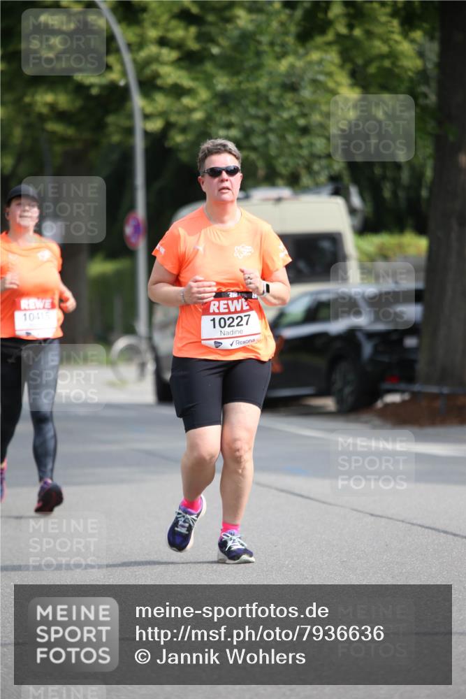 15.06.2025 - REWE Women's Run Jannik Wohlers http://msf.ph/oto/7936636 15.06.2025 09:54:40 Laufen 10415, 10227 meine-sportfotos.de
