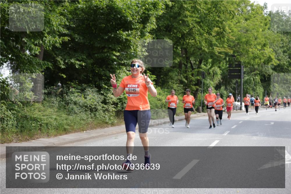 15.06.2025 - REWE Women's Run Jannik Wohlers http://msf.ph/oto/7936639 15.06.2025 10:13:33 Laufen 5145 meine-sportfotos.de