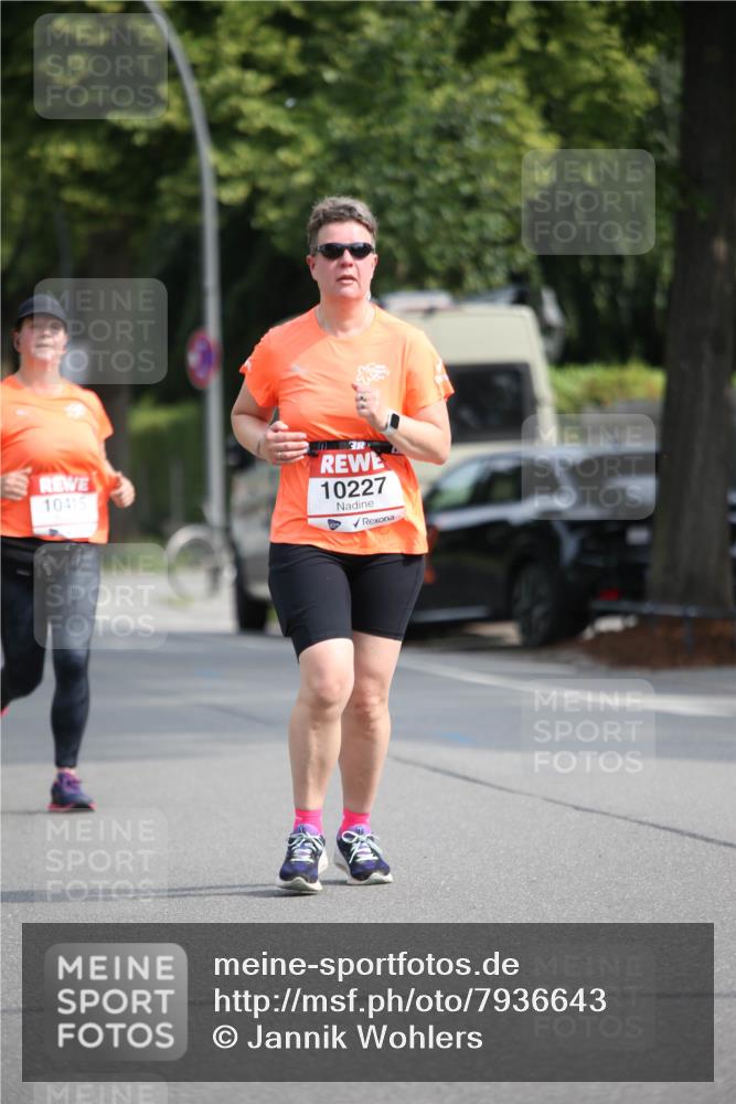 15.06.2025 - REWE Women's Run Jannik Wohlers http://msf.ph/oto/7936643 15.06.2025 09:54:40 Laufen 10415, 10227 meine-sportfotos.de