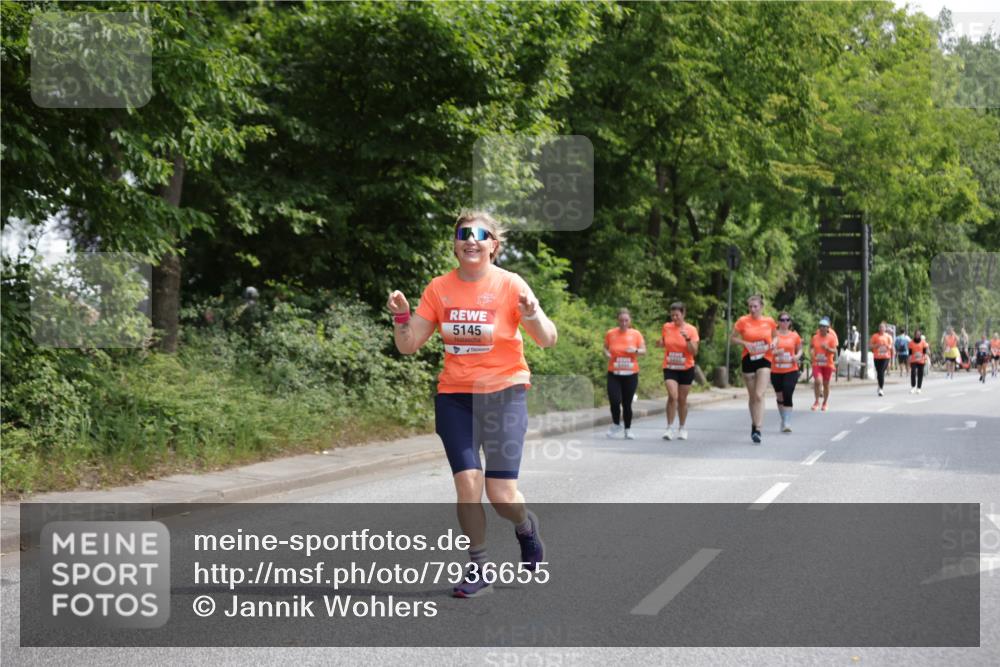 15.06.2025 - REWE Women's Run Jannik Wohlers http://msf.ph/oto/7936655 15.06.2025 10:13:34 Laufen 5145 meine-sportfotos.de