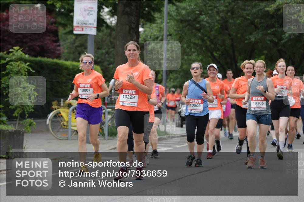 15.06.2025 - REWE Women's Run Jannik Wohlers http://msf.ph/oto/7936659 15.06.2025 08:26:40 Laufen 15, 2025, 10807, 10229, 10365, 10809, 568, 997 meine-sportfotos.de