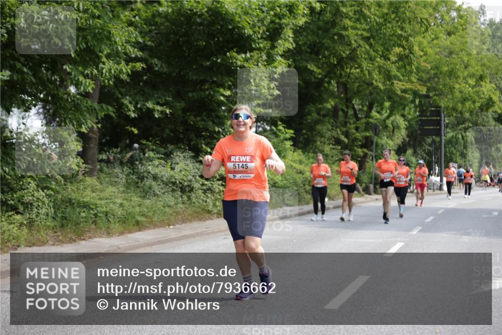 15.06.2025 - REWE Women's Run Jannik Wohlers http://msf.ph/oto/7936662 15.06.2025 10:13:34 Laufen 5145 meine-sportfotos.de