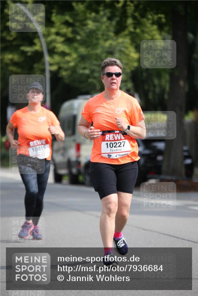 15.06.2025 - REWE Women's Run Jannik Wohlers http://msf.ph/oto/7936684 15.06.2025 09:54:41 Laufen 10415, 3, 10227 meine-sportfotos.de