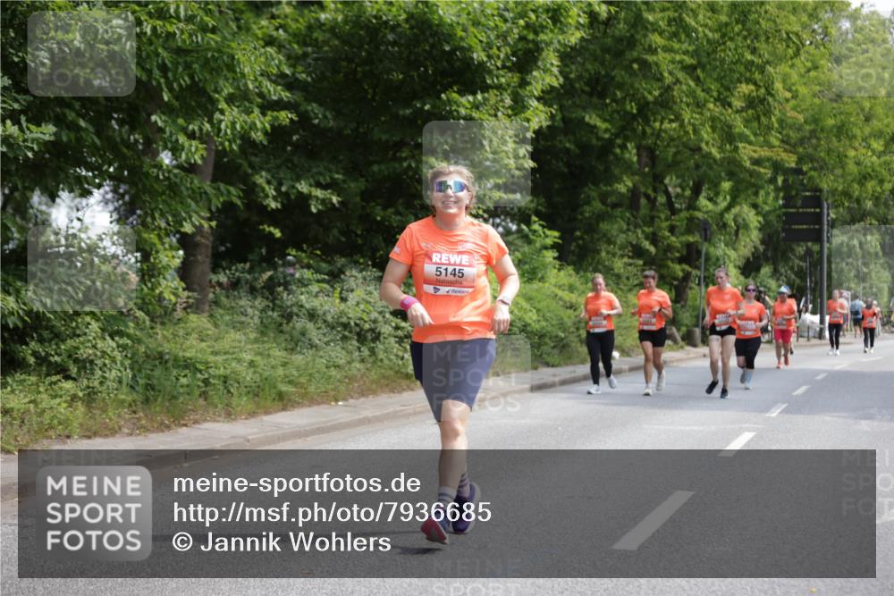 15.06.2025 - REWE Women's Run Jannik Wohlers http://msf.ph/oto/7936685 15.06.2025 10:13:34 Laufen 5145 meine-sportfotos.de