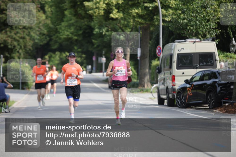 15.06.2025 - REWE Women's Run Jannik Wohlers http://msf.ph/oto/7936688 15.06.2025 08:42:51 Laufen 10200, 0861 meine-sportfotos.de