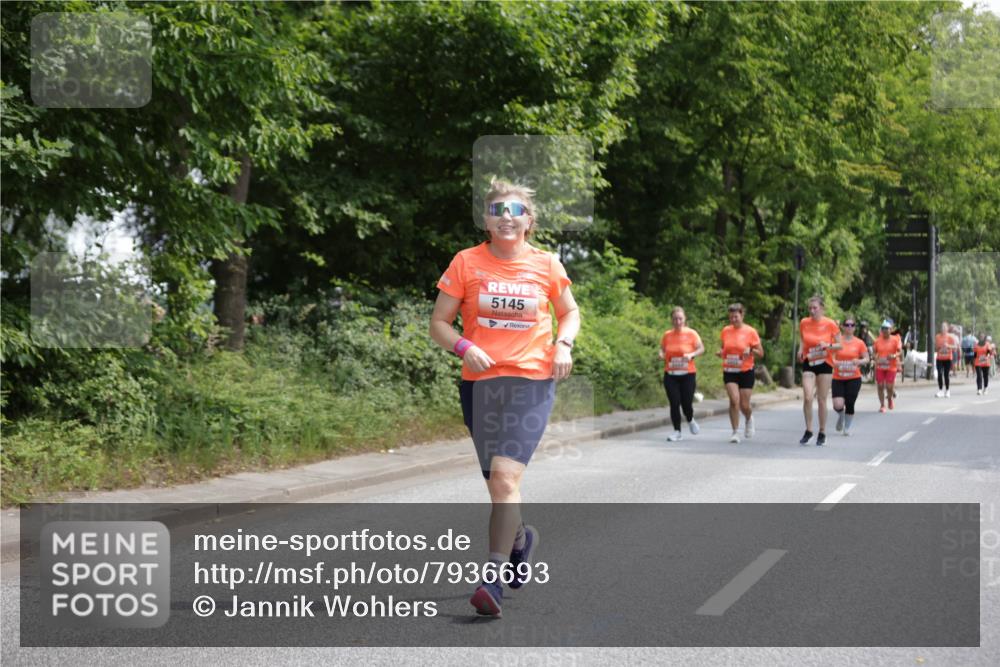 15.06.2025 - REWE Women's Run Jannik Wohlers http://msf.ph/oto/7936693 15.06.2025 10:13:34 Laufen 5145 meine-sportfotos.de