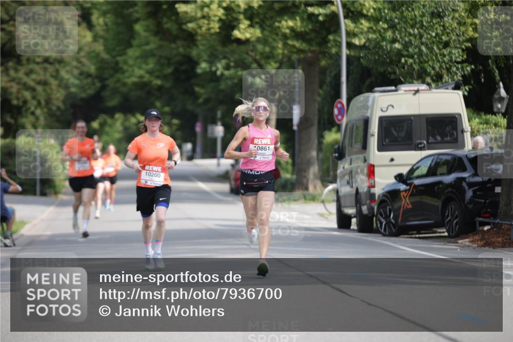 15.06.2025 - REWE Women's Run Jannik Wohlers http://msf.ph/oto/7936700 15.06.2025 08:42:51 Laufen 10200, 0861 meine-sportfotos.de