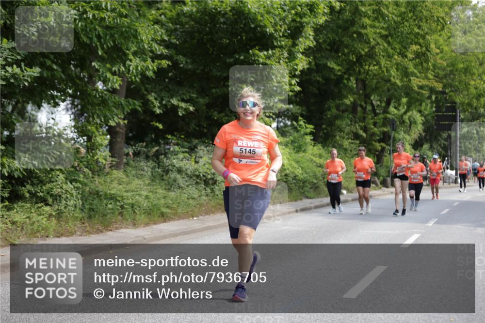 15.06.2025 - REWE Women's Run Jannik Wohlers http://msf.ph/oto/7936705 15.06.2025 10:13:34 Laufen 5145 meine-sportfotos.de