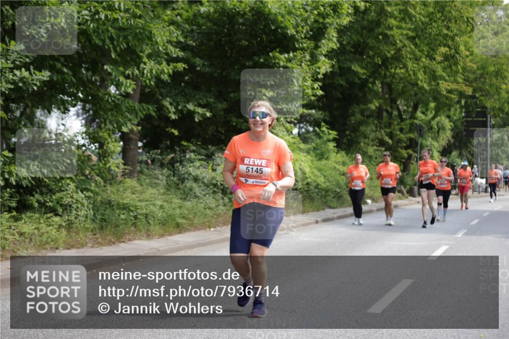 15.06.2025 - REWE Women's Run Jannik Wohlers http://msf.ph/oto/7936714 15.06.2025 10:13:34 Laufen 5145 meine-sportfotos.de