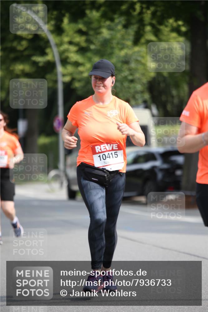 15.06.2025 - REWE Women's Run Jannik Wohlers http://msf.ph/oto/7936733 15.06.2025 09:54:42 Laufen 10415 meine-sportfotos.de