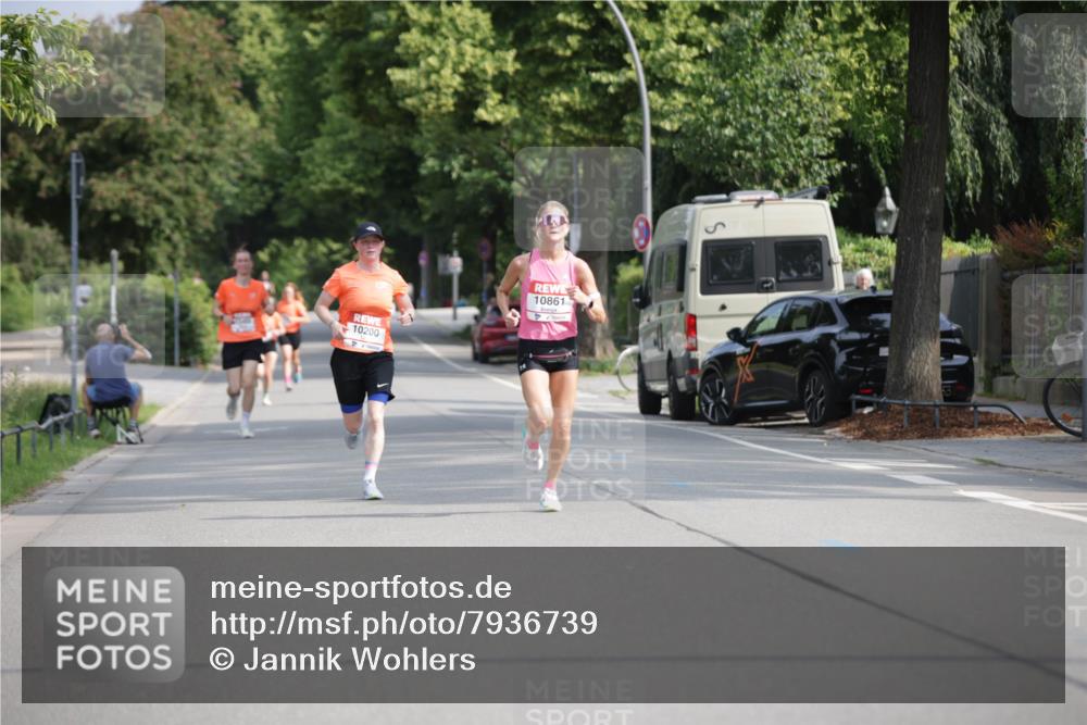15.06.2025 - REWE Women's Run Jannik Wohlers http://msf.ph/oto/7936739 15.06.2025 08:42:52 Laufen 10200, 10861 meine-sportfotos.de