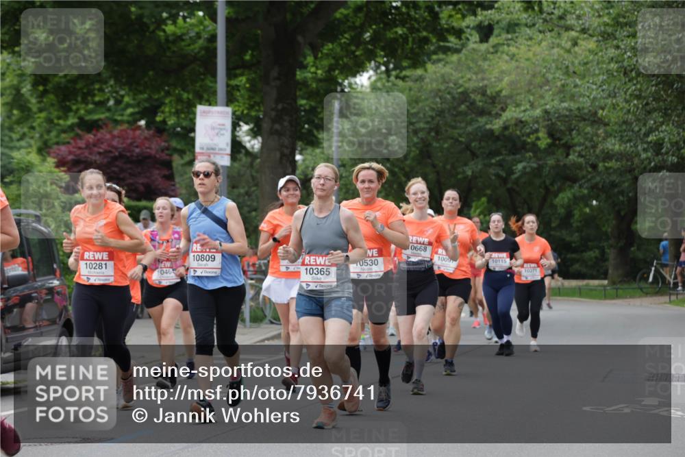 15.06.2025 - REWE Women's Run Jannik Wohlers http://msf.ph/oto/7936741 15.06.2025 08:26:43 Laufen 10281, 0464, 1009, 10115, 10271, 10809, 10365, 0530, 0668 meine-sportfotos.de