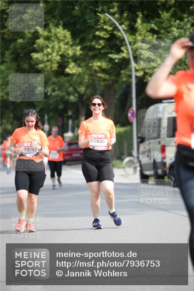15.06.2025 - REWE Women's Run Jannik Wohlers http://msf.ph/oto/7936753 15.06.2025 09:54:43 Laufen 10793, 10690 meine-sportfotos.de