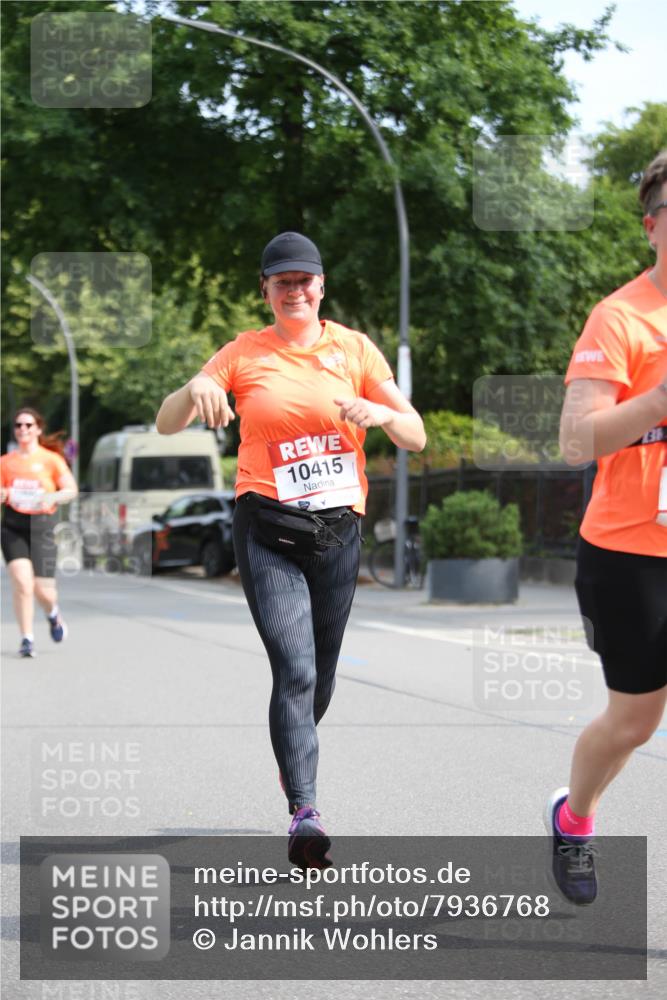 15.06.2025 - REWE Women's Run Jannik Wohlers http://msf.ph/oto/7936768 15.06.2025 09:54:44 Laufen 10415 meine-sportfotos.de