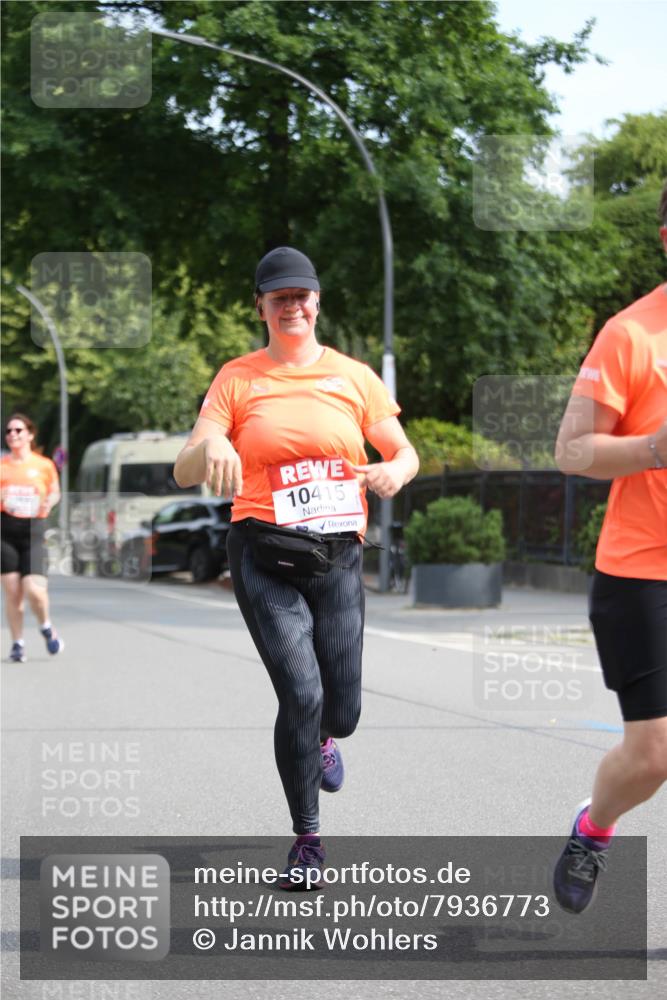 15.06.2025 - REWE Women's Run Jannik Wohlers http://msf.ph/oto/7936773 15.06.2025 09:54:44 Laufen 10415 meine-sportfotos.de