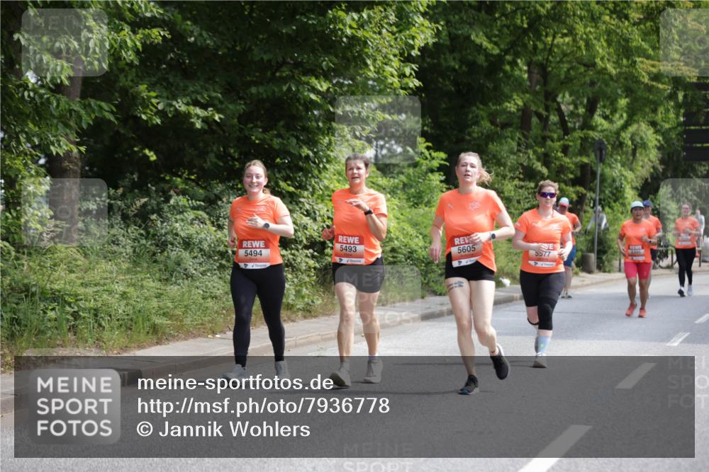 15.06.2025 - REWE Women's Run Jannik Wohlers http://msf.ph/oto/7936778 15.06.2025 10:13:38 Laufen 5494, 5493, 5605, 5577 meine-sportfotos.de