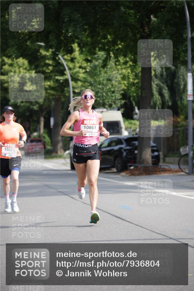 15.06.2025 - REWE Women's Run Jannik Wohlers http://msf.ph/oto/7936804 15.06.2025 08:42:54 Laufen 10861, 10200 meine-sportfotos.de