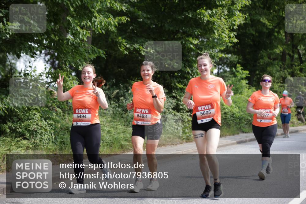 15.06.2025 - REWE Women's Run Jannik Wohlers http://msf.ph/oto/7936805 15.06.2025 10:13:40 Laufen 5494, 5493, 5605, 977 meine-sportfotos.de