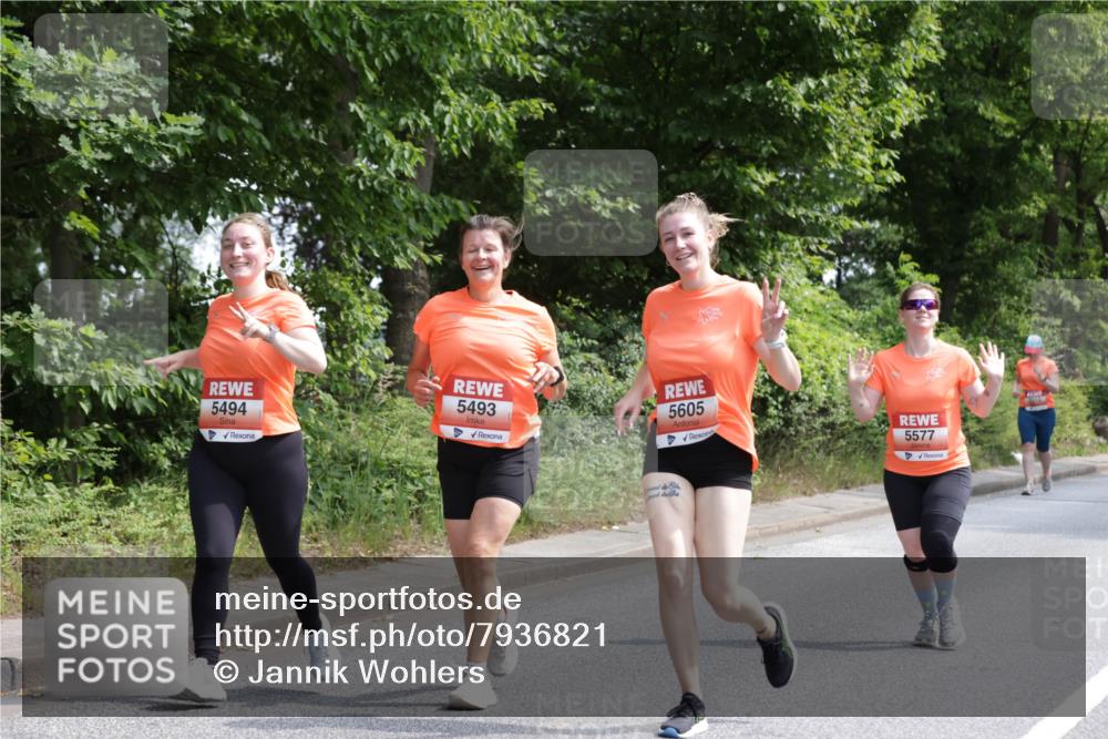15.06.2025 - REWE Women's Run Jannik Wohlers http://msf.ph/oto/7936821 15.06.2025 10:13:41 Laufen 5494, 5493, 5605, 5577 meine-sportfotos.de