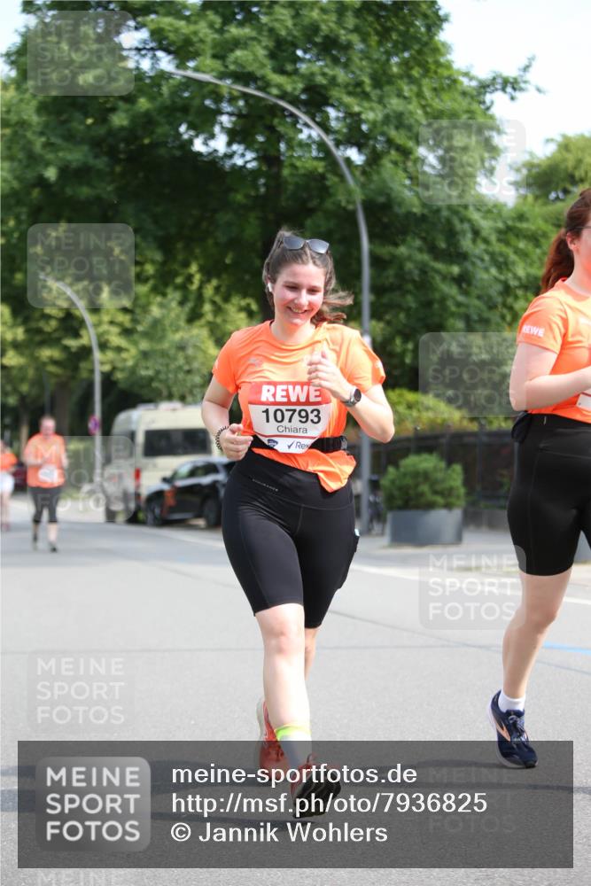 15.06.2025 - REWE Women's Run Jannik Wohlers http://msf.ph/oto/7936825 15.06.2025 09:54:49 Laufen 10793 meine-sportfotos.de