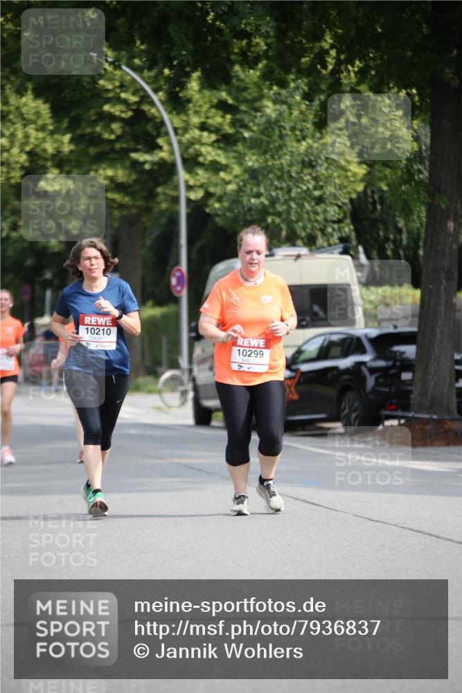 15.06.2025 - REWE Women's Run Jannik Wohlers http://msf.ph/oto/7936837 15.06.2025 09:54:52 Laufen 10210, 10299 meine-sportfotos.de