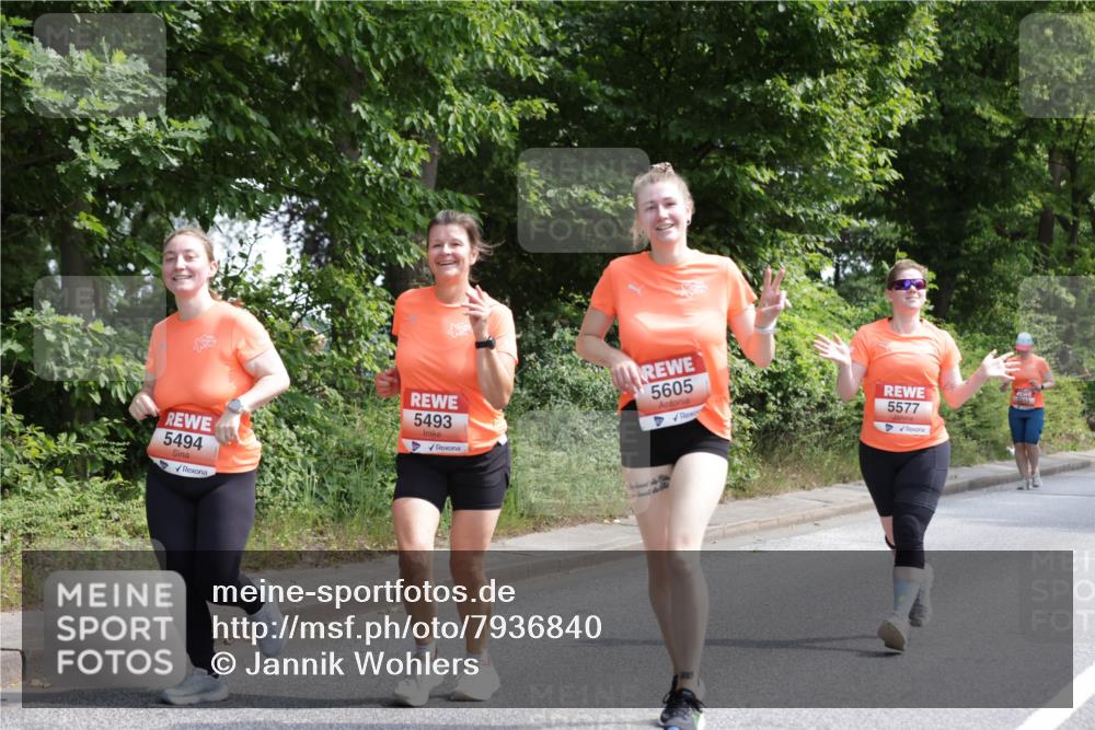 15.06.2025 - REWE Women's Run Jannik Wohlers http://msf.ph/oto/7936840 15.06.2025 10:13:41 Laufen 5494, 5493, 5605, 5577 meine-sportfotos.de