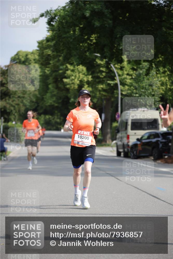 15.06.2025 - REWE Women's Run Jannik Wohlers http://msf.ph/oto/7936857 15.06.2025 08:42:55 Laufen 10200 meine-sportfotos.de