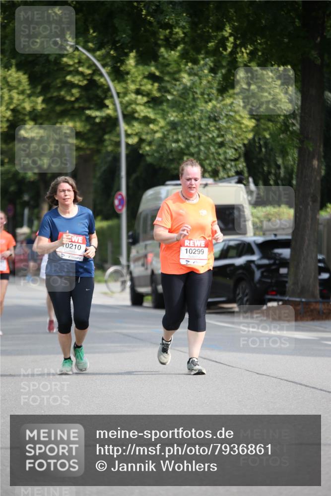15.06.2025 - REWE Women's Run Jannik Wohlers http://msf.ph/oto/7936861 15.06.2025 09:54:52 Laufen 0210, 10299 meine-sportfotos.de