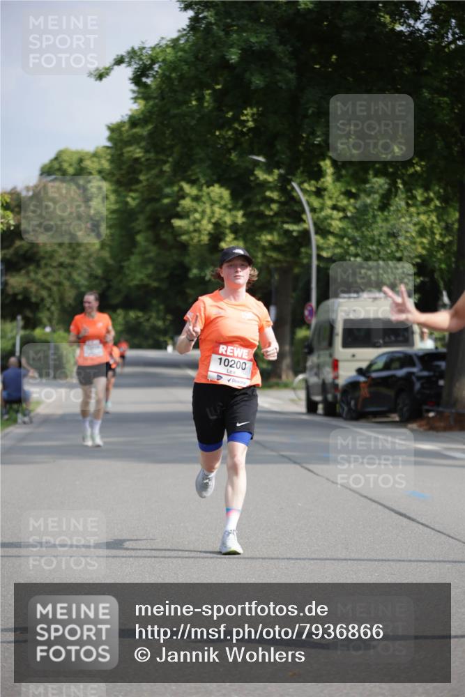 15.06.2025 - REWE Women's Run Jannik Wohlers http://msf.ph/oto/7936866 15.06.2025 08:42:55 Laufen 10200 meine-sportfotos.de