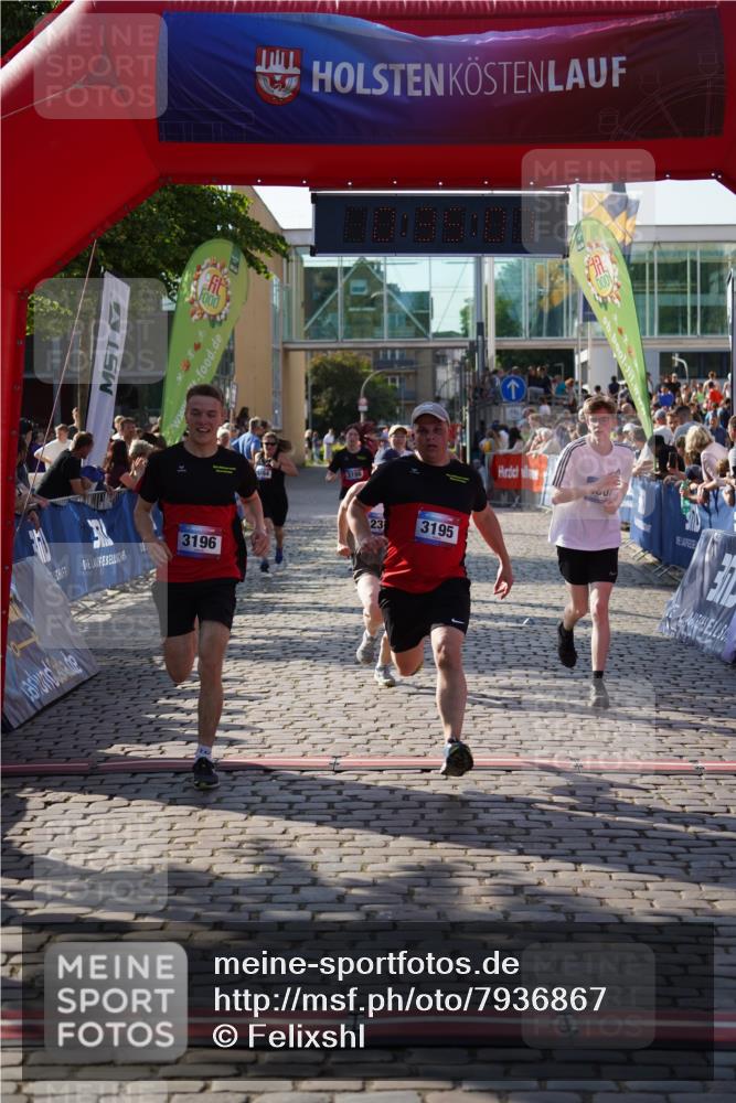 13.06.2025 - Holstenköstenlauf Felixshl http://msf.ph/oto/7936867 13.06.2025 18:05:08 Laufen 2255, 2370, 2556, 2558, 3164, 3195, 3196, 3198, 3307 meine-sportfotos.de