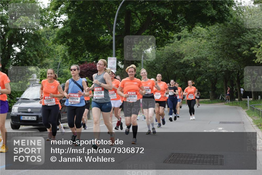 15.06.2025 - REWE Women's Run Jannik Wohlers http://msf.ph/oto/7936872 15.06.2025 08:26:44 Laufen 1043, 10365, 668, 10407, 101, 10281, 10809, 10530, 10097, 10271 meine-sportfotos.de